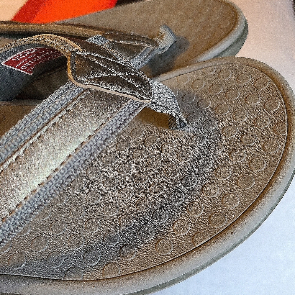 Sandles
